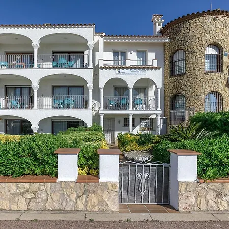Salins 3 Apartment